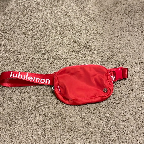 lululemon athletica Handbags - Lululemon Rare Employee Educator Everywhere belt bag Red  OS